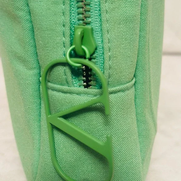 Valentino Green Toiletry Bag-GWP - Picture 4 of 5